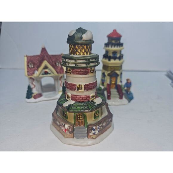 Cobble Christmas Village Lot Of 3 2004 Ceramic 2 Lighthouses 1 Gazebo - Picture 3 of 7